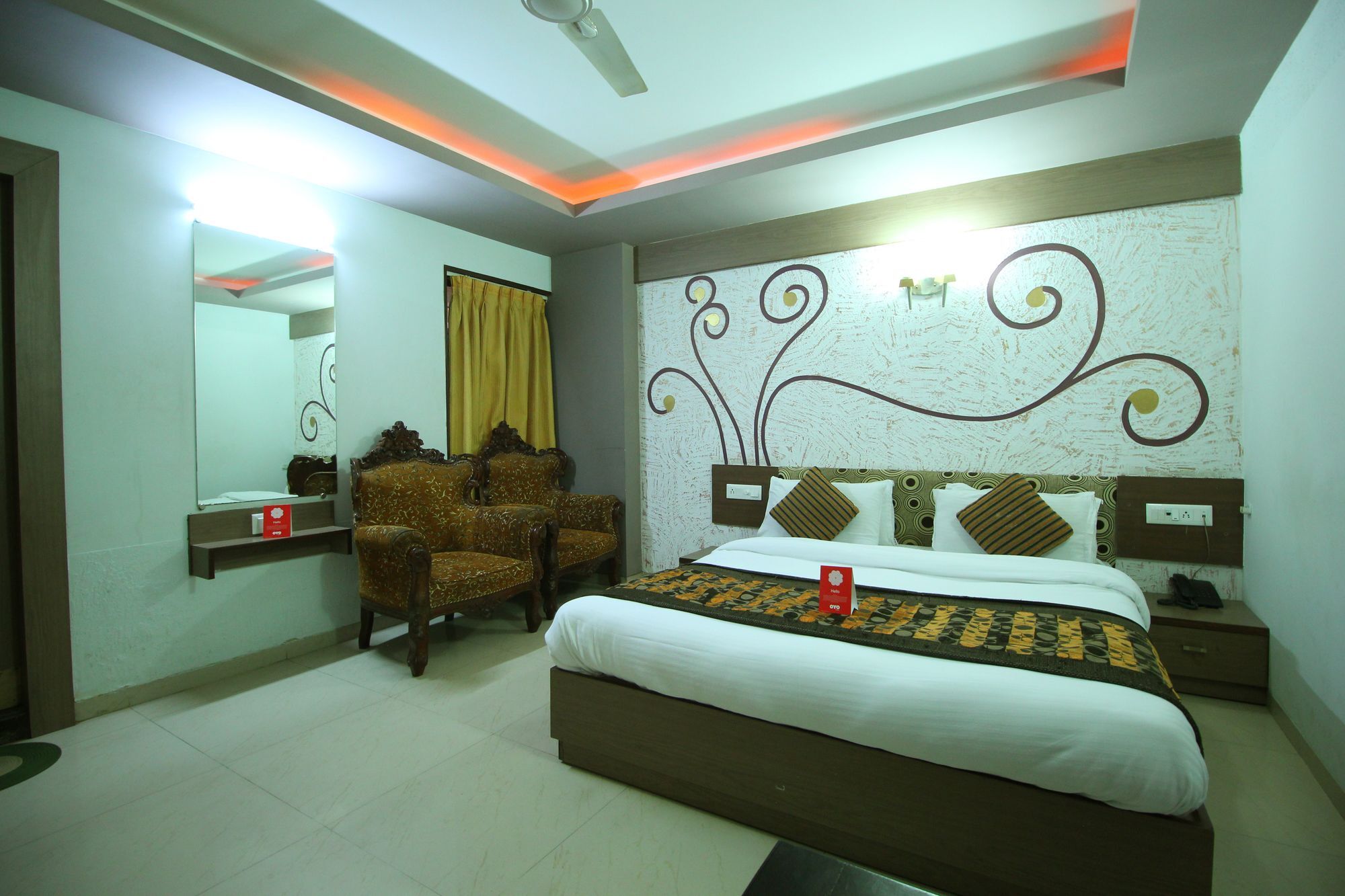 Oyo 4161 Hotel Shailly Inn 아흐메다바드 외부 사진