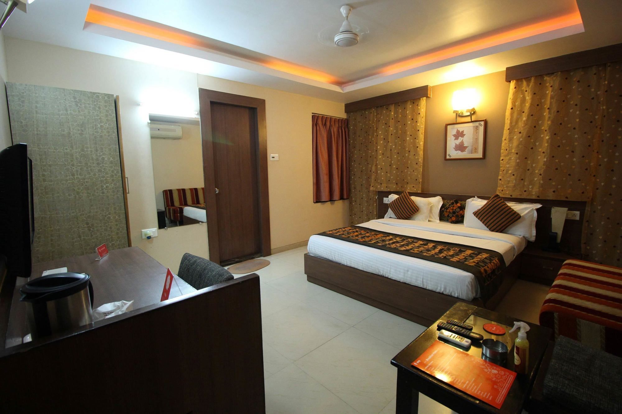 Oyo 4161 Hotel Shailly Inn 아흐메다바드 외부 사진