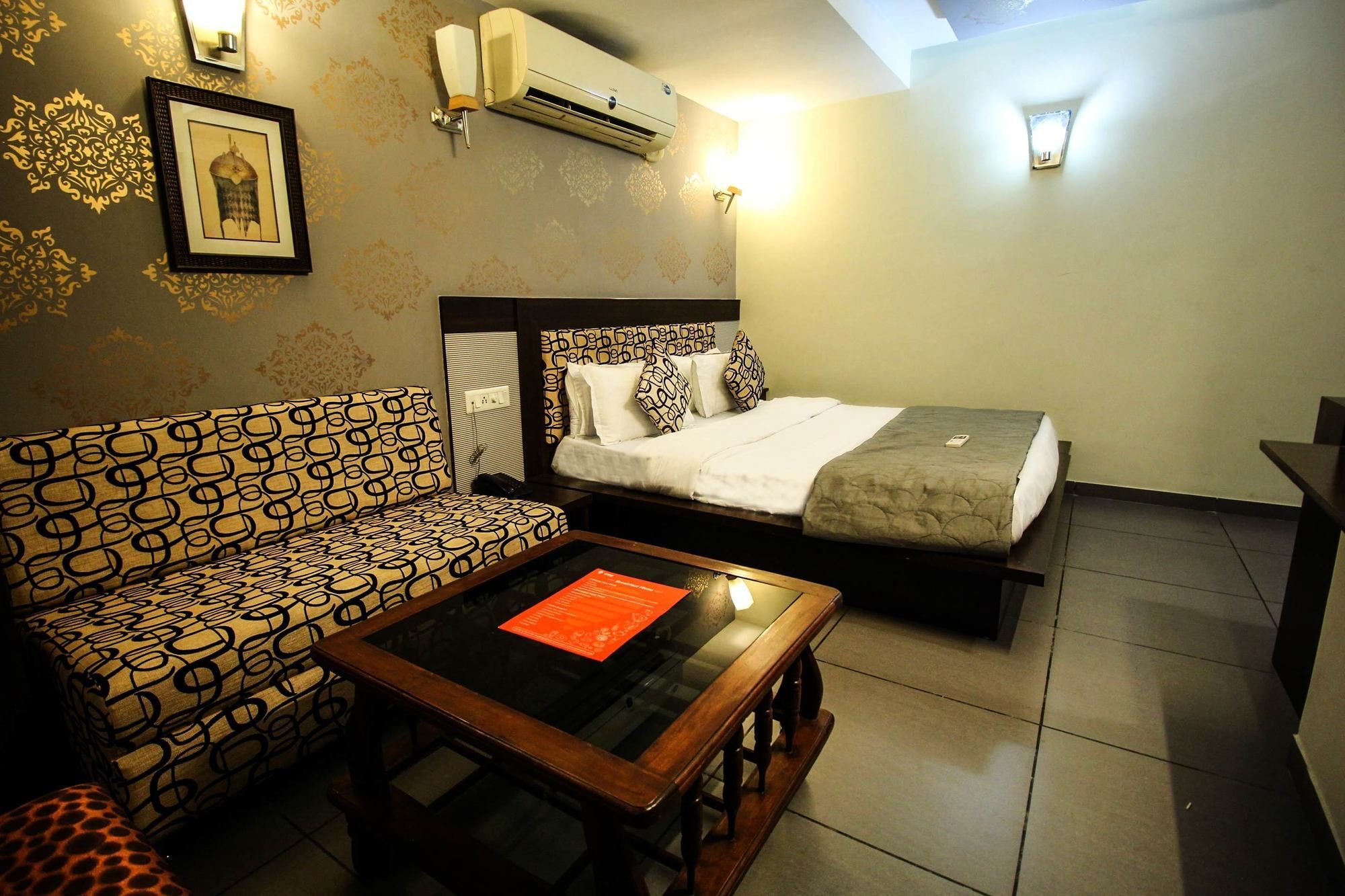 Oyo 4161 Hotel Shailly Inn 아흐메다바드 외부 사진